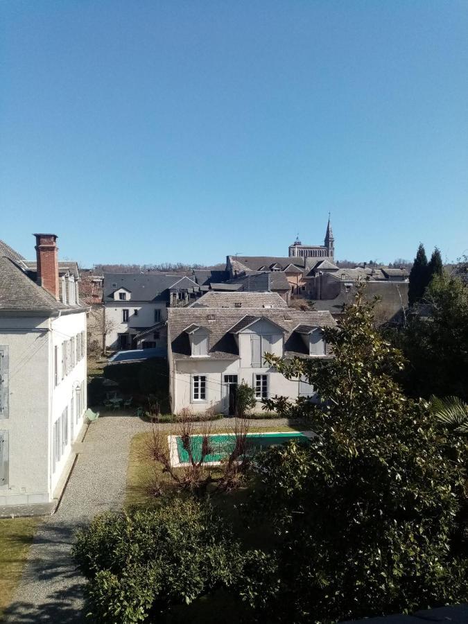 Charmant Appartement Au Centre De Bagnères-de-Bigorre Exterior foto